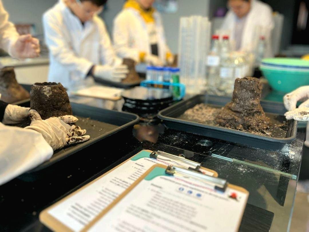 atelier éruption volcanique